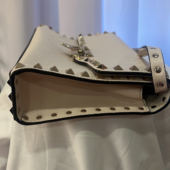 Valentino Garavani Rockstud Crossbody Shoulder Bag Pebble Calf Leather Ivory - Picture 7 of 17